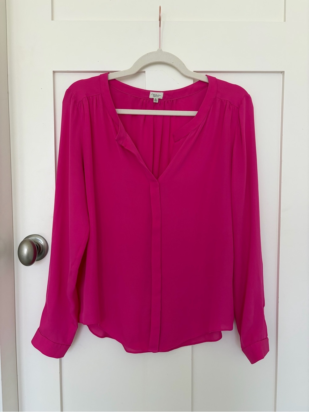 Aritzia Babaton Aritzia 100% Silk Blouse Magenta Pink SZ M - Picture 2 of 7
